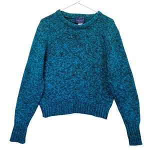 Vintage Woolrich Classic Crewneck Wool Blend Sweater. Size M